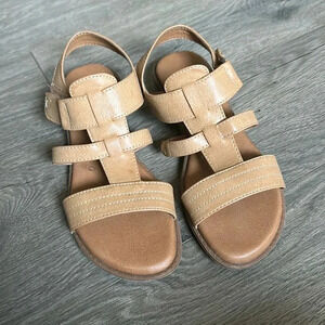 Axxiom Size 7 Brown Sandal